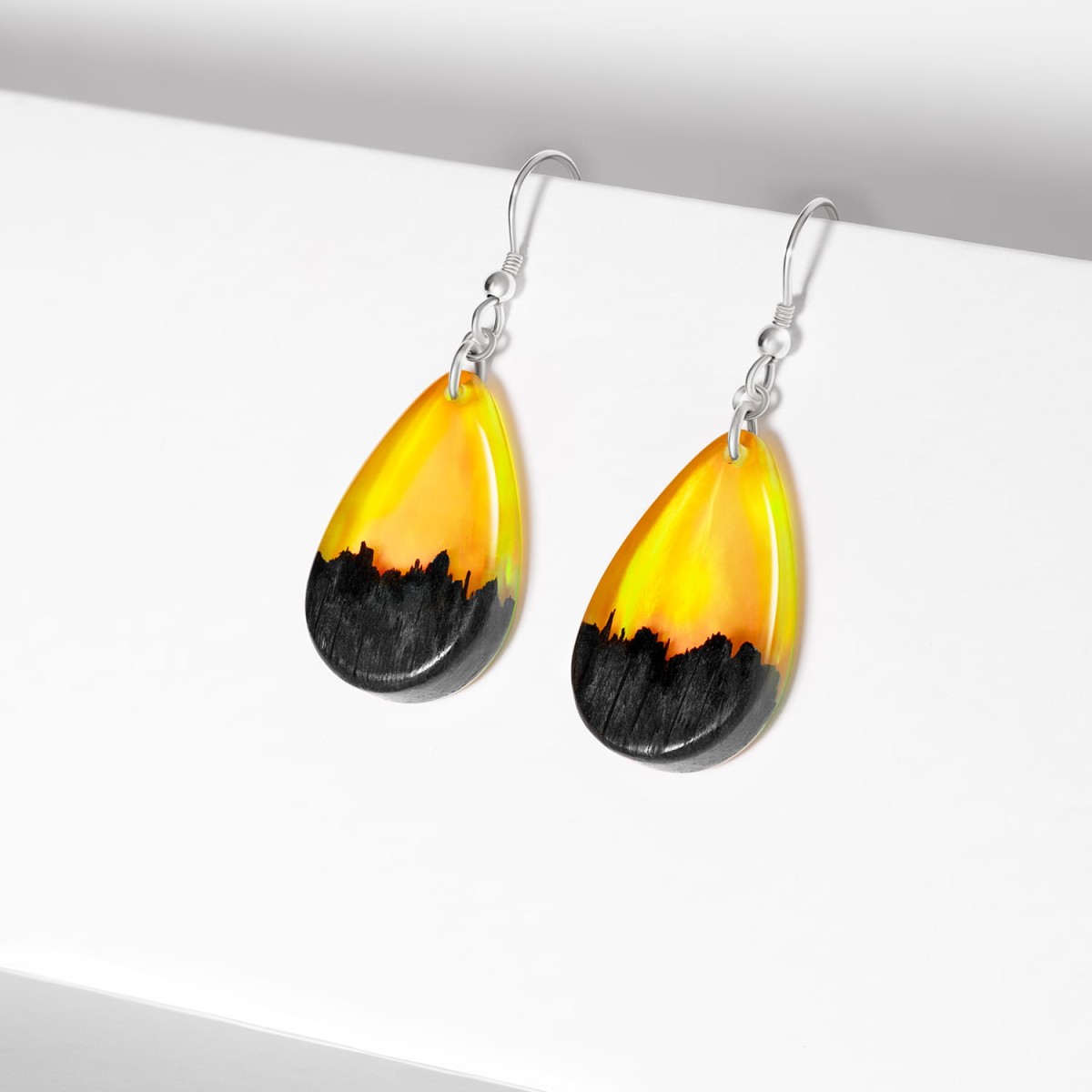 Kolczyki damskie orange flame łezki widok pod kątem