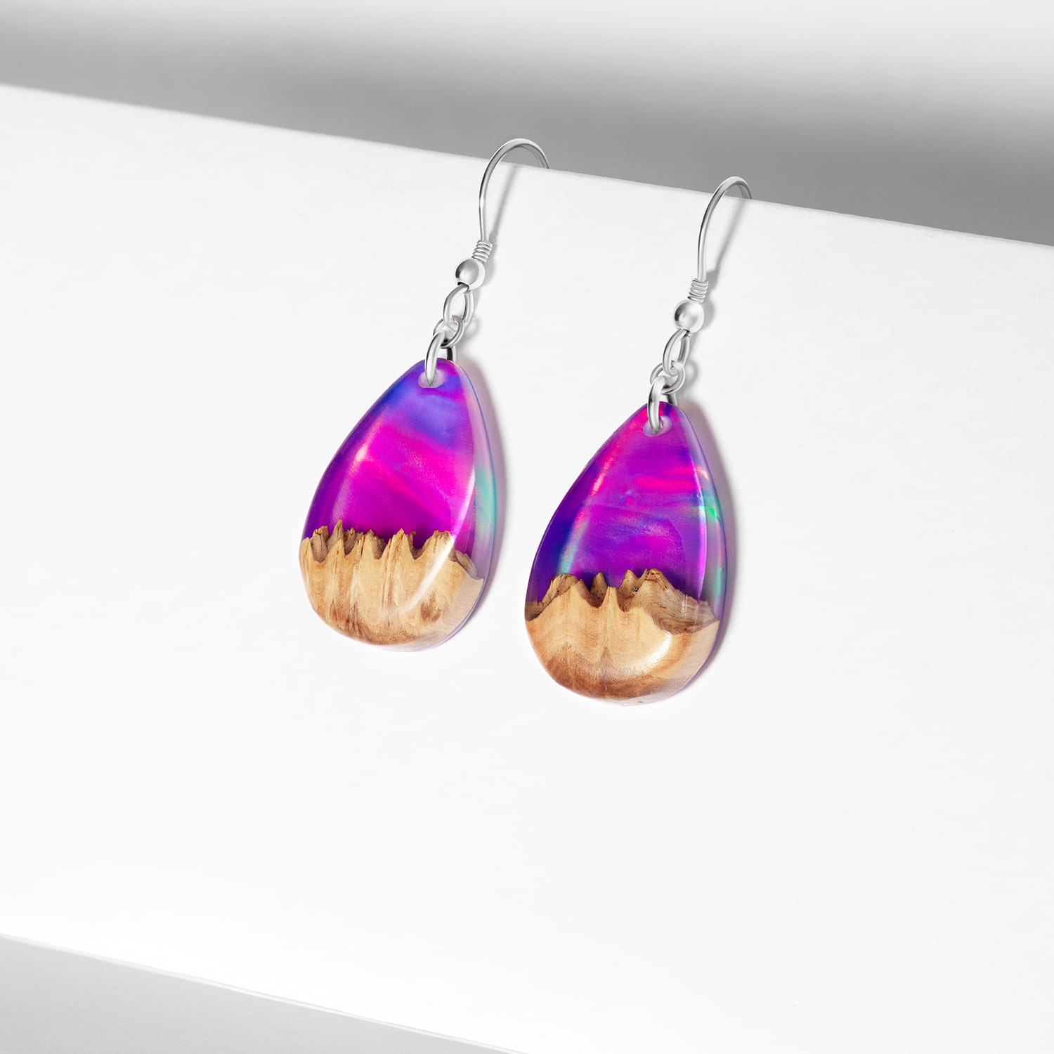Kolczyki damskie purple galaxy łezki widok pod kątem